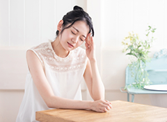 多くの場合「病院で検査しても異常がない」ものは頭痛薬や痛み止めで様子を見るのが現状です。でも、諦めないで下さい！当院の施術によって多くの頭痛に悩まれている方よりお喜びの声をいただいております。